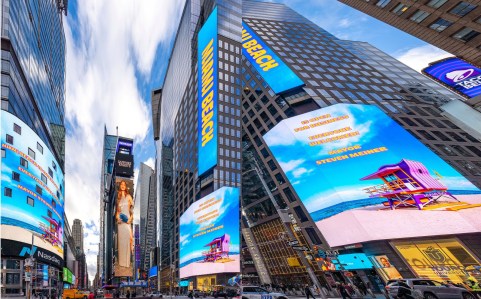 Miami Beach Mayor Runs NYC Ads for Mamdani Refugees