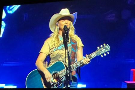 Miranda Lambert Brings Fire to Miami Fans