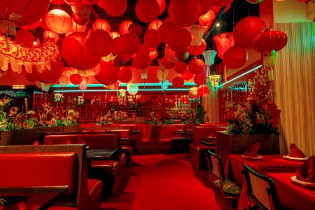 Iconic <em>Seinfeld</em> Restaurant to Open in Miami Beach