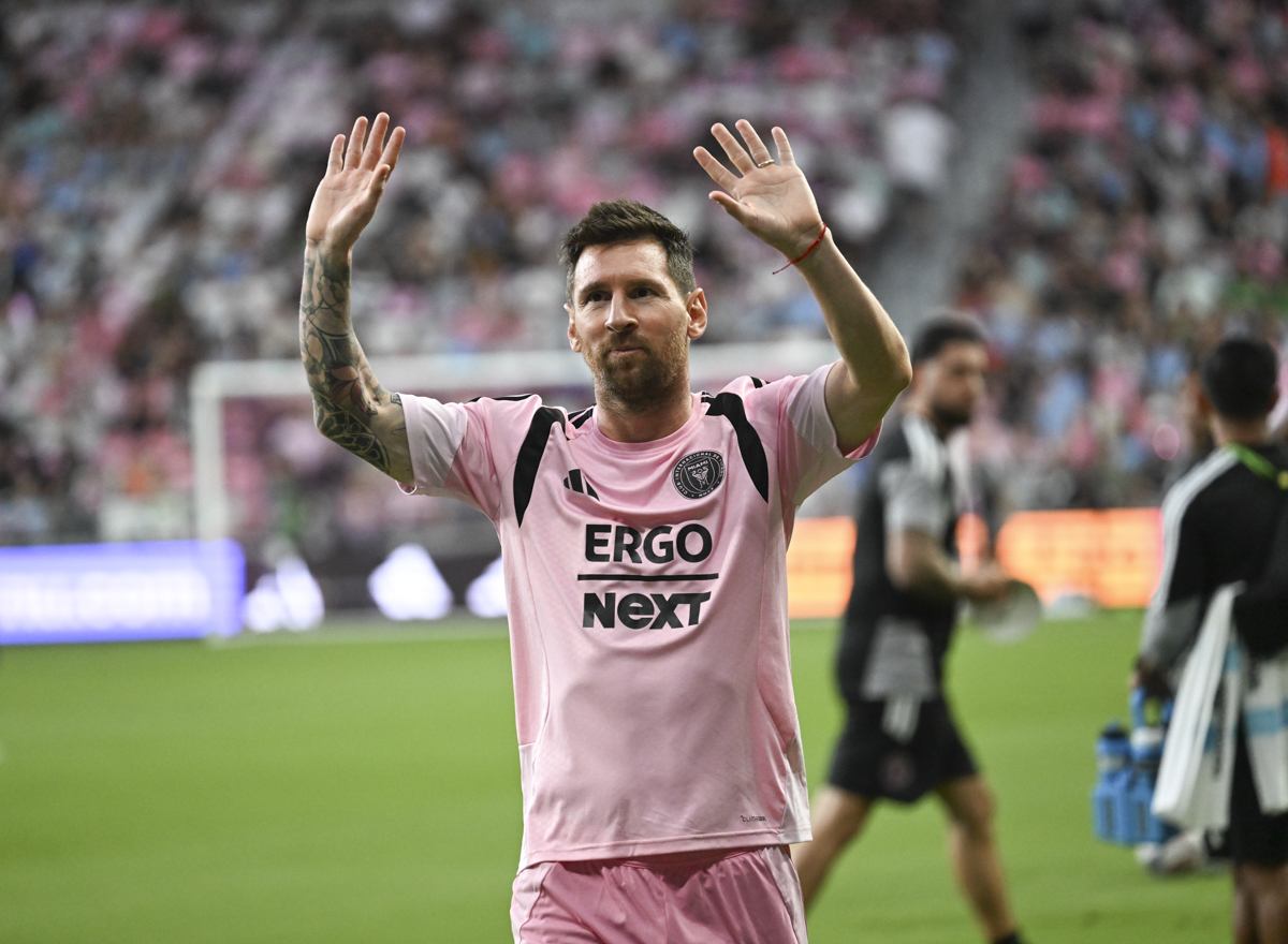 New Lionel Messi statue goes viral for all the wrong reasons