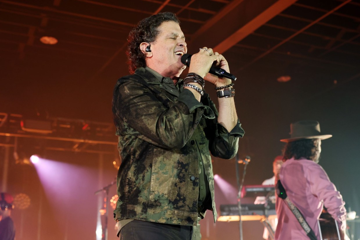 Photo of Carlos Vives performing in Miami