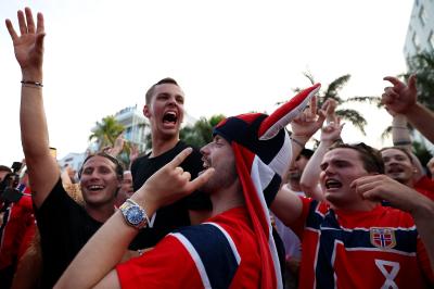 Miami women who met lovers during the World Cup