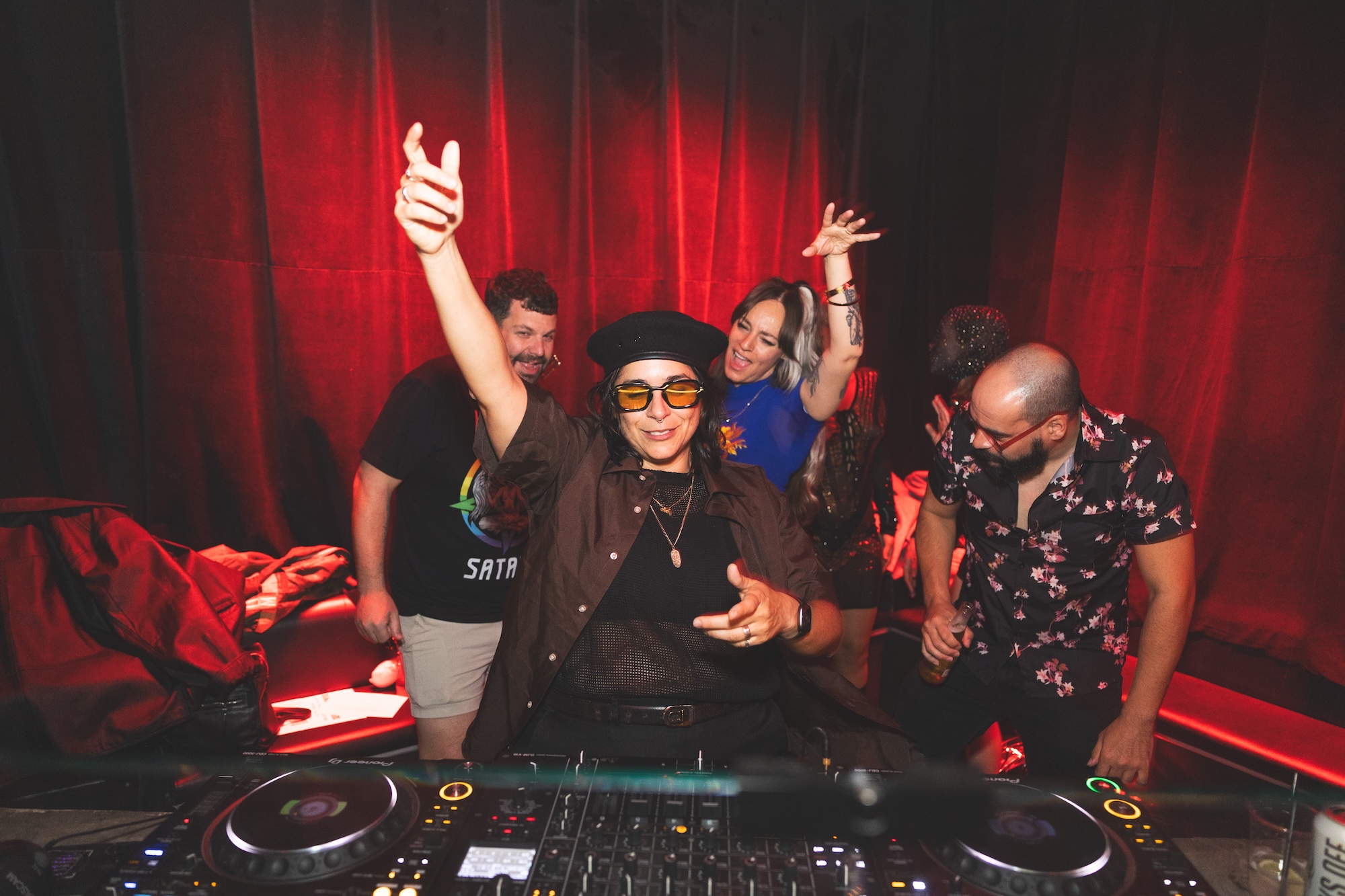 Indie Underground, Laurie Kilmartin, Violetas — from cheap events to exciting nightlife, check out the events in Miami and Miami Beach this weekend.