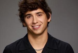 headshot of comedian Marcello Hernández