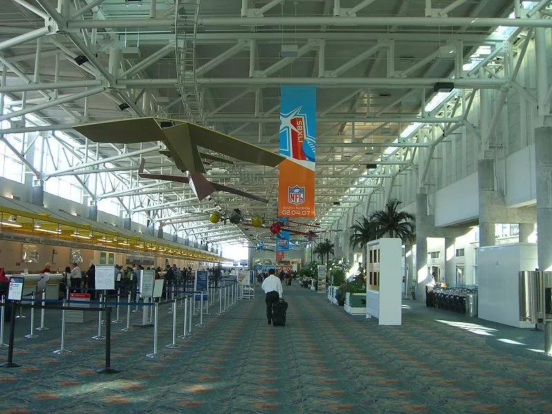 Five Dead, Eight Injured in Shooting at Fort Lauderdale-Hollywood International Airport