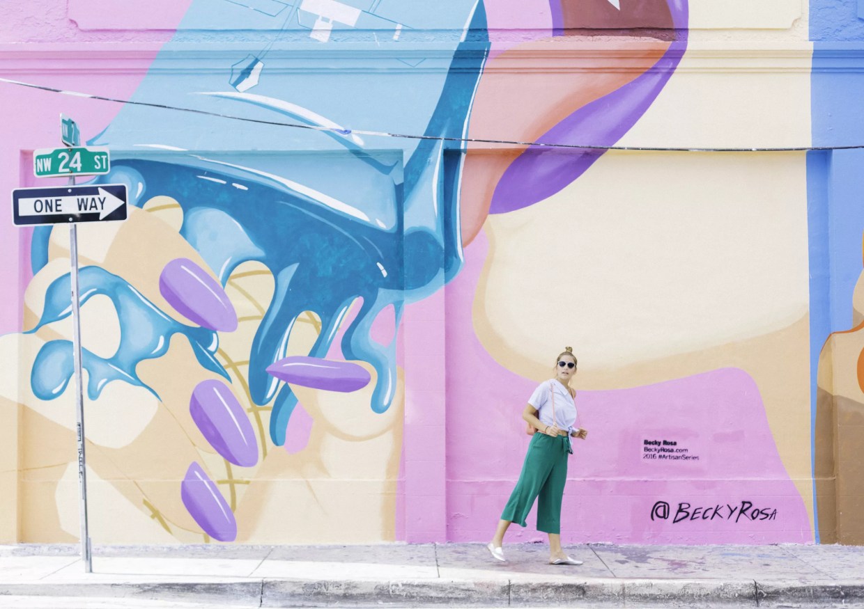 Forget Selfies — Tourists Pay Hundreds for Miami Company to Take Professional Instagram Pics