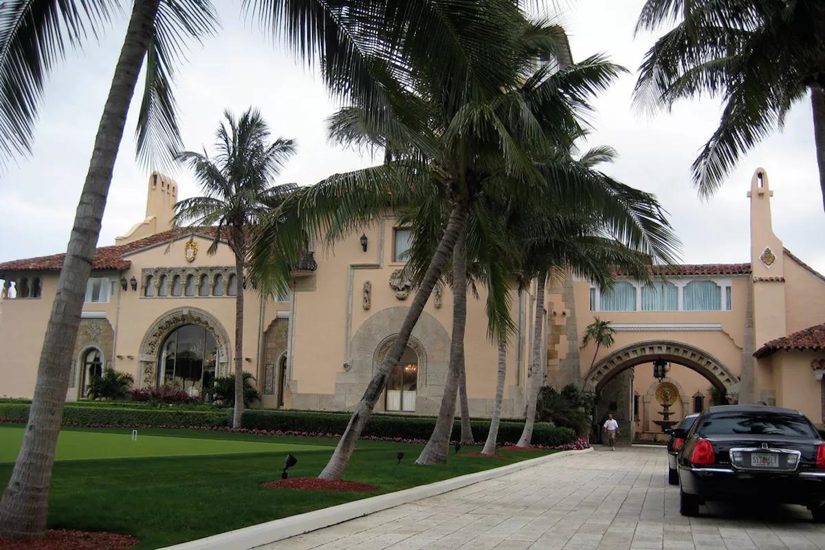 Instagrammer Documents Mar-a-Lago Caviar Served With Plastic Spoons