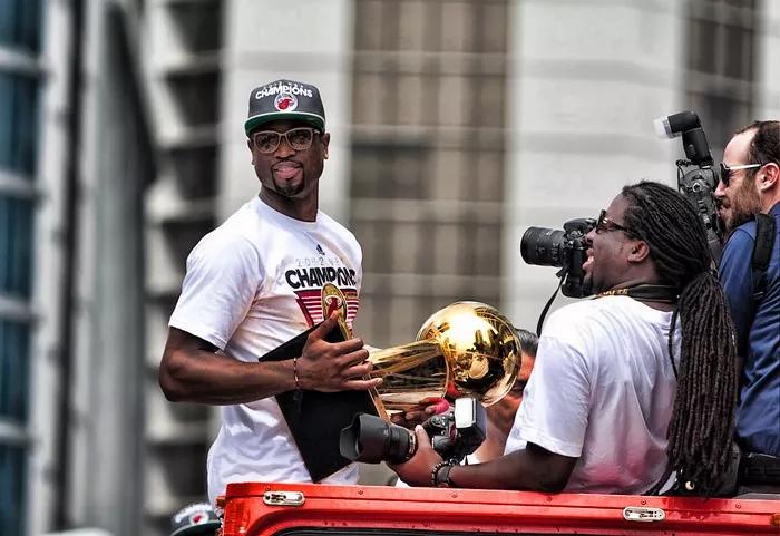 Despite Dwyane Wade’s Elbow Injury, Do Heat Fans Want Him to Return to Miami?