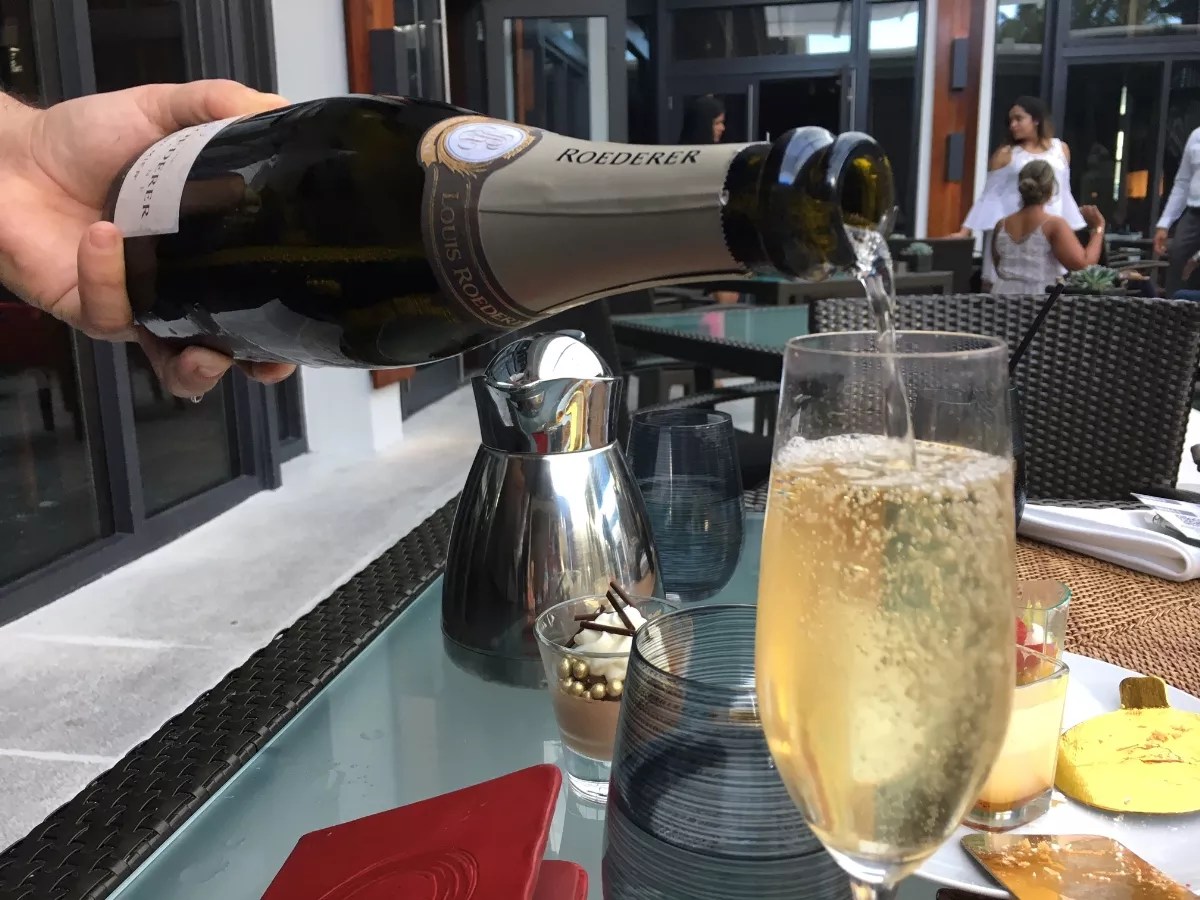 The Setai’s Sunday Jazz Brunch Buffet Lets You Dine Like a Celebrity