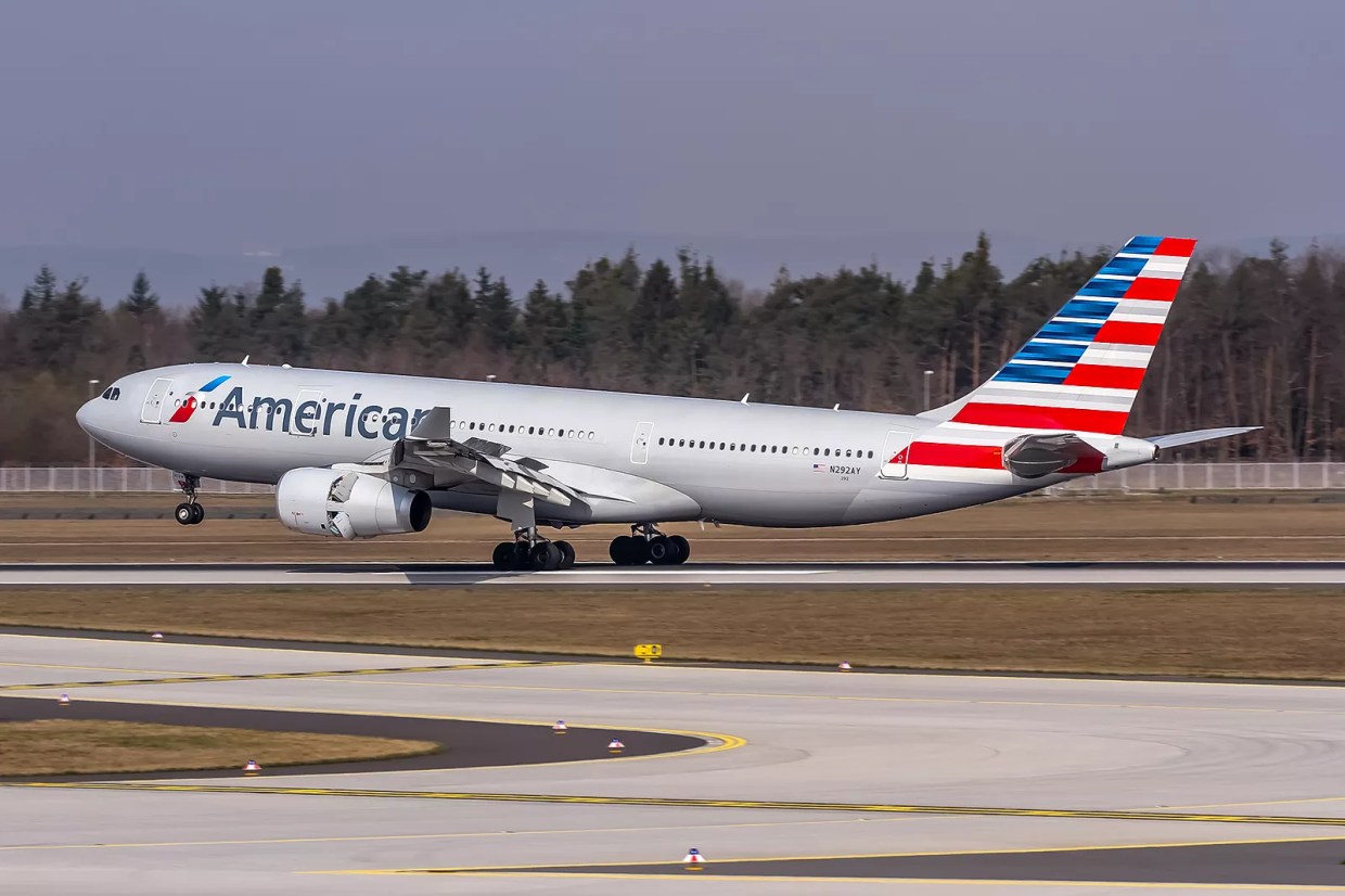 American Airlines Called Cops on Double Amputee After Forgetting His Wheelchair, Lawsuit Says