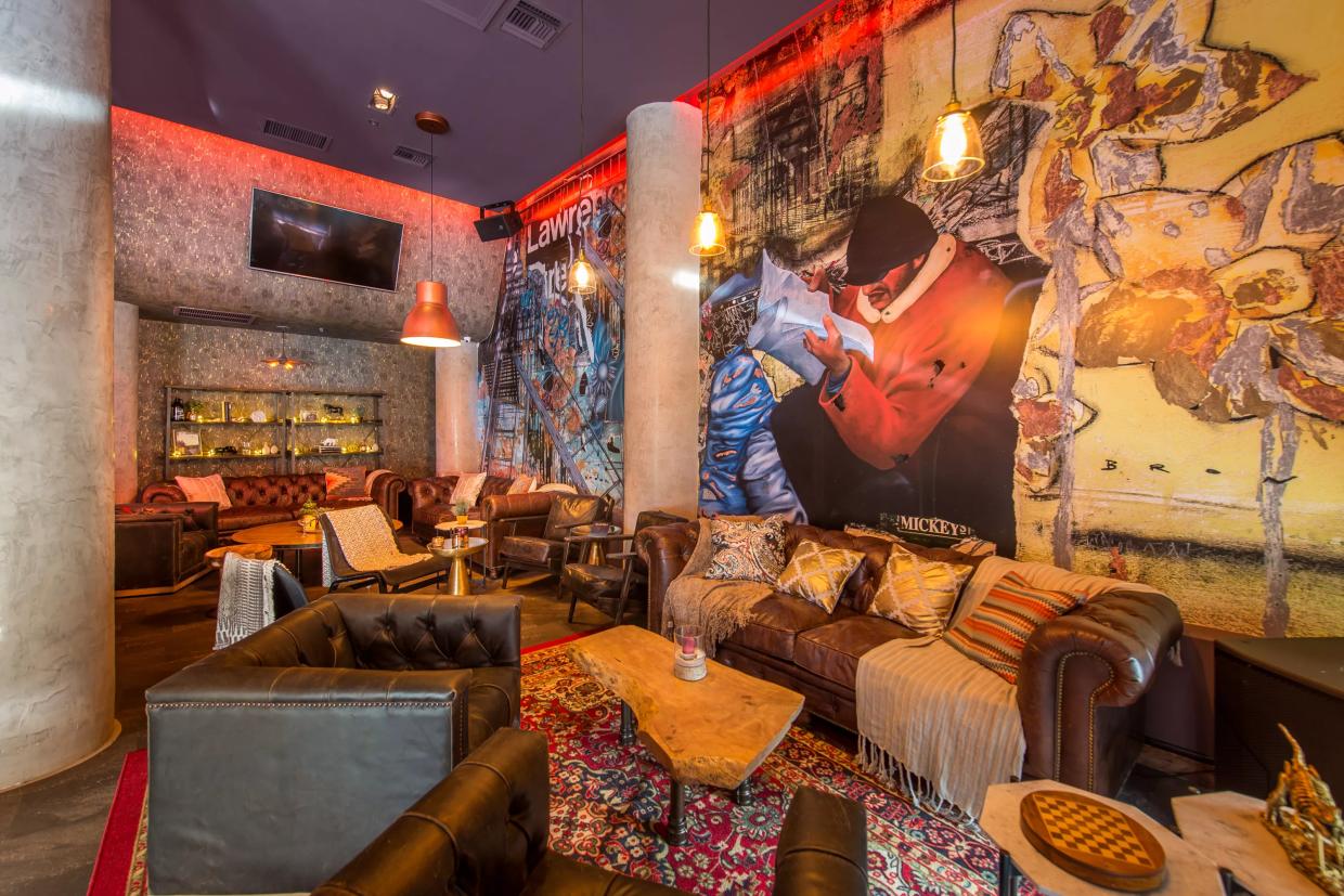 Jezebel on Lincoln Road Offers Cocktails and Flaming S’Mores