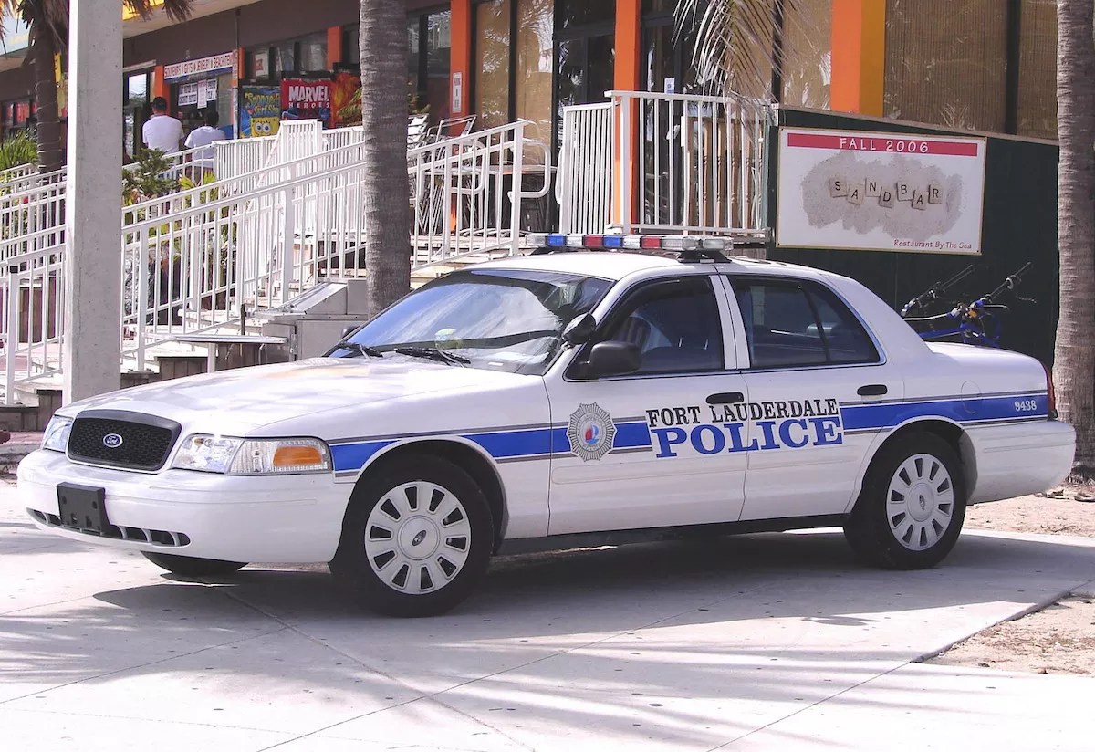 Video: Fort Lauderdale Cop Shoves Past Screaming Family to Make Minor Drug Arrests