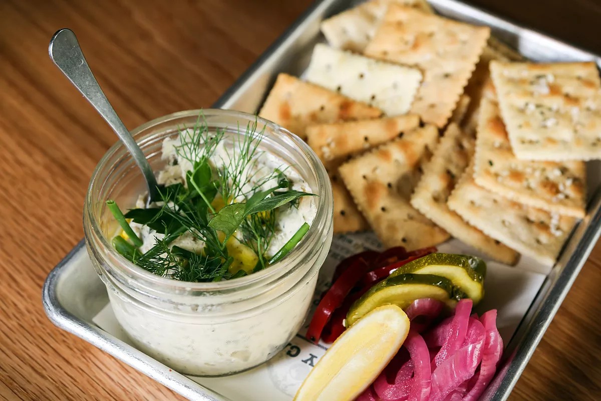 Stiltsville Fish Bar Opens for Lunch