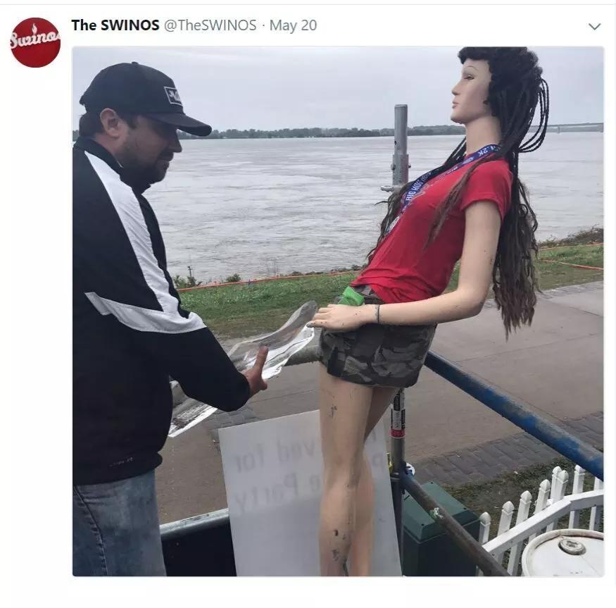 Rick Scott Consultant Denies He Used Ice Penis to Hump Mannequin