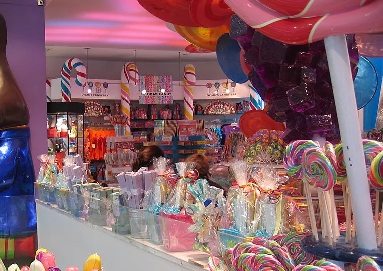 Facebook Live: Dylan’s Candy Bar’s Most Outrageous Holiday Candy