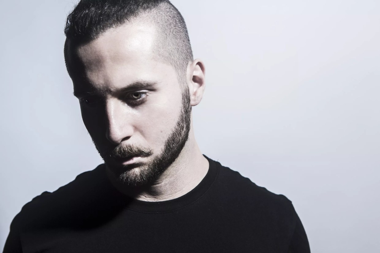 Grammy Award-Nominated Solo Electronic Musician Elderbrook Makes Himself Dance