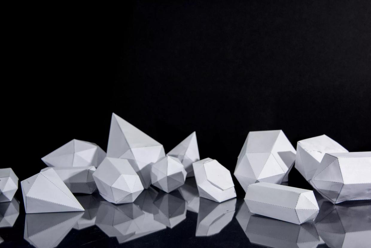 “Iterum Tensio” at Bakehouse Contemplates Tension as an Agent of Change