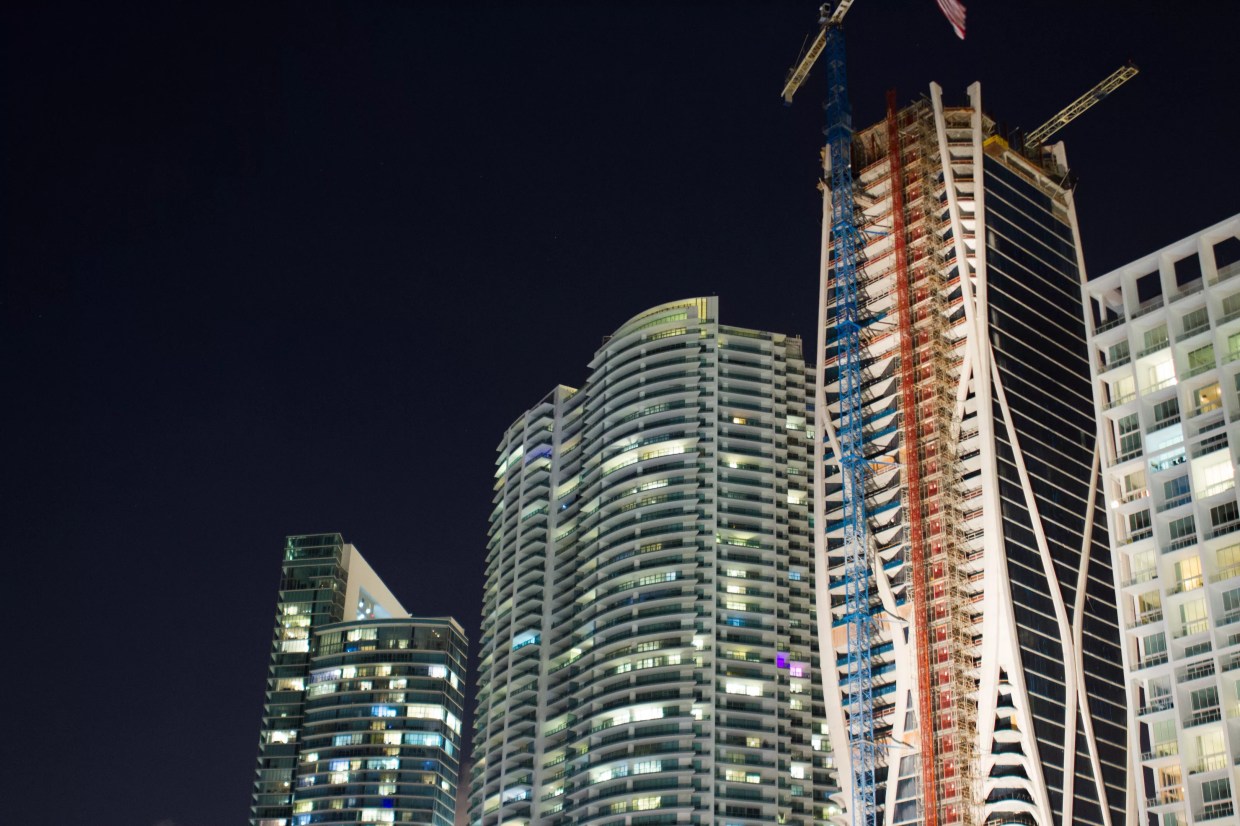 Zaha Hadid’s 1000 Museum Lights Up the Downtown Skyline