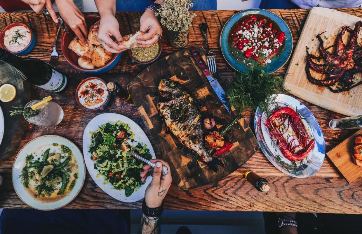 Greek Taverna Skorpios Opens in Midtown