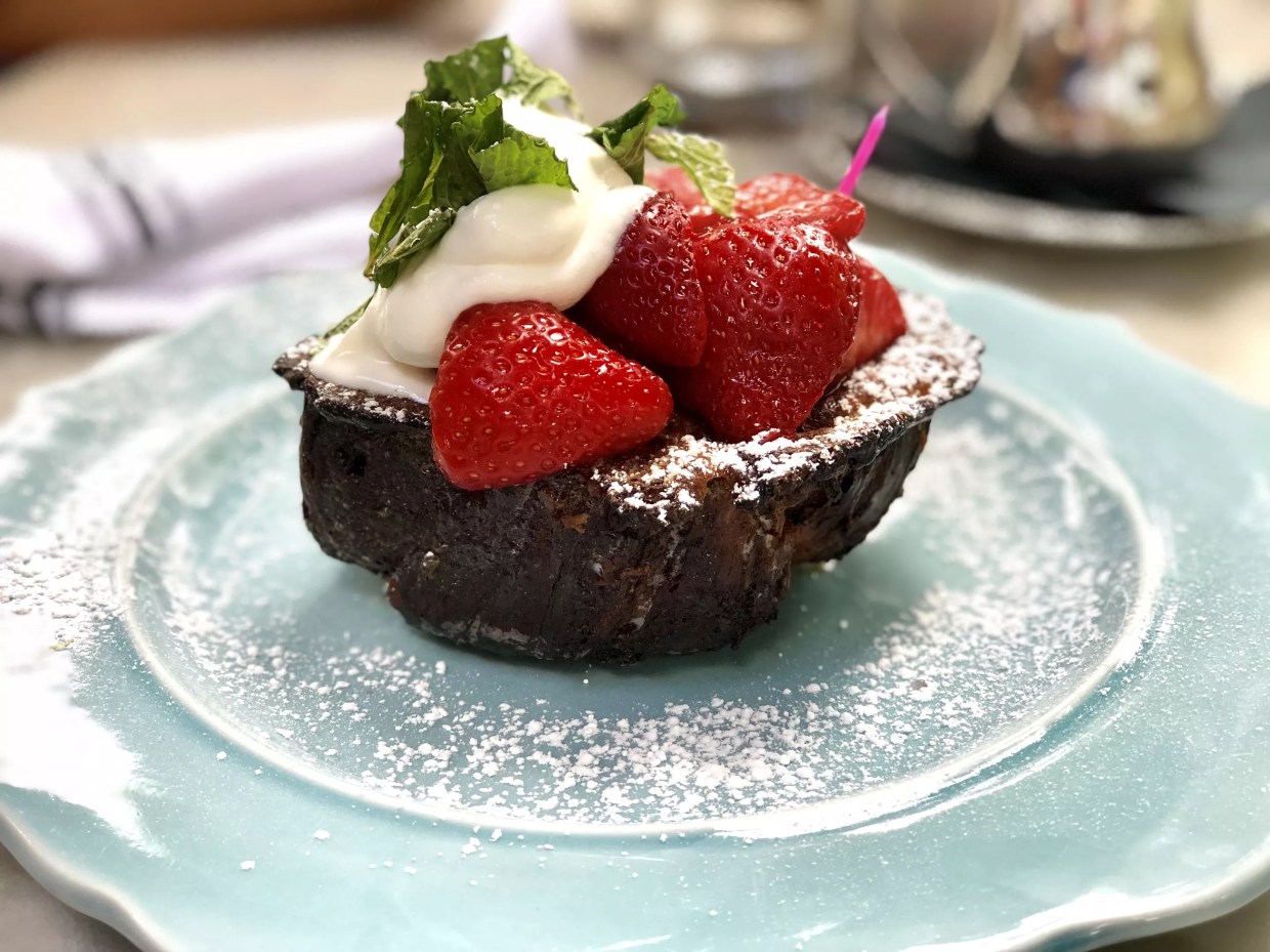 Café Roval Serves a Quiet Neighborhood Sunday Brunch