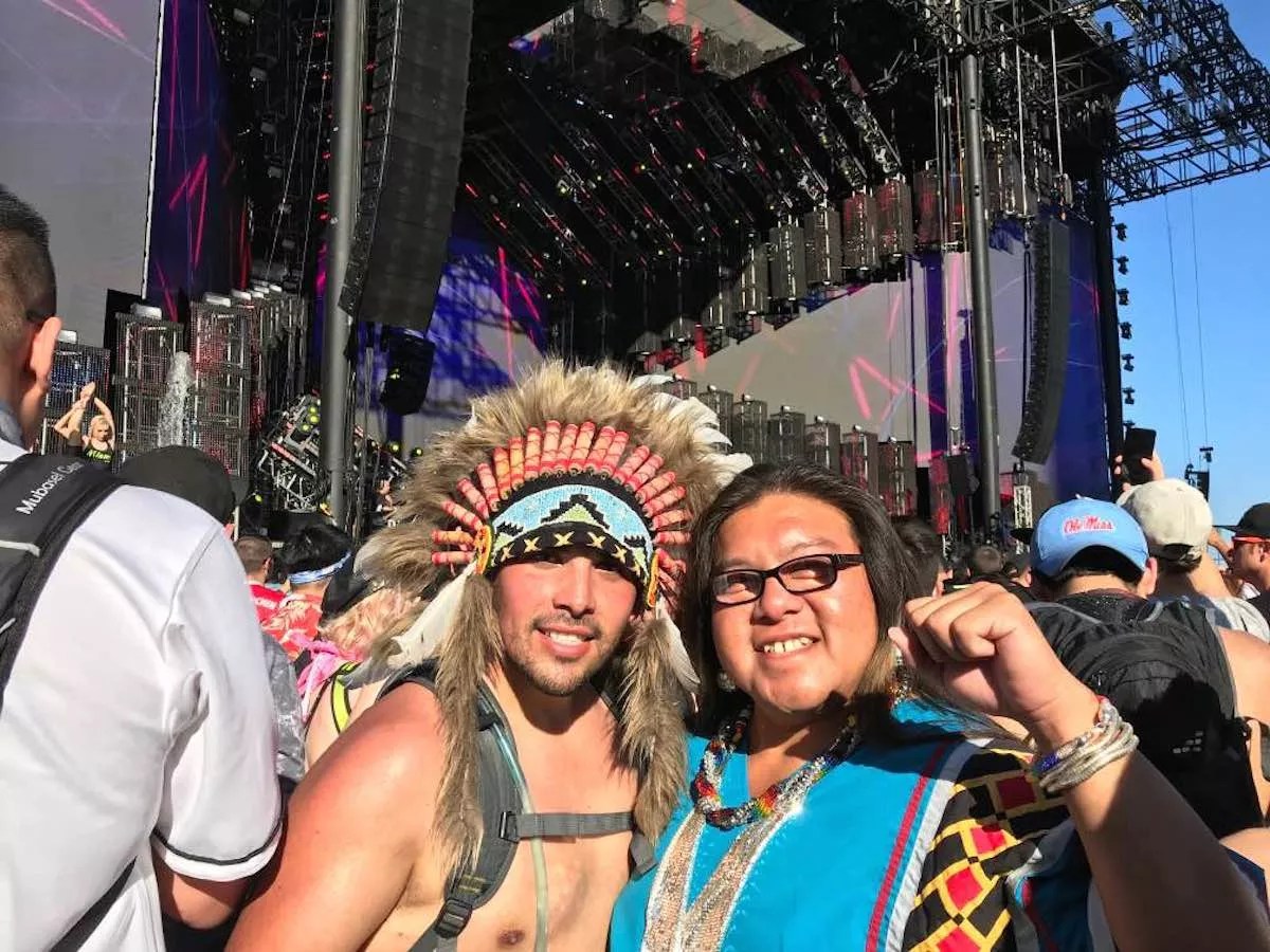 A Miccosukee Activist Brilliantly Trolled Bros in Headdresses at Ultra