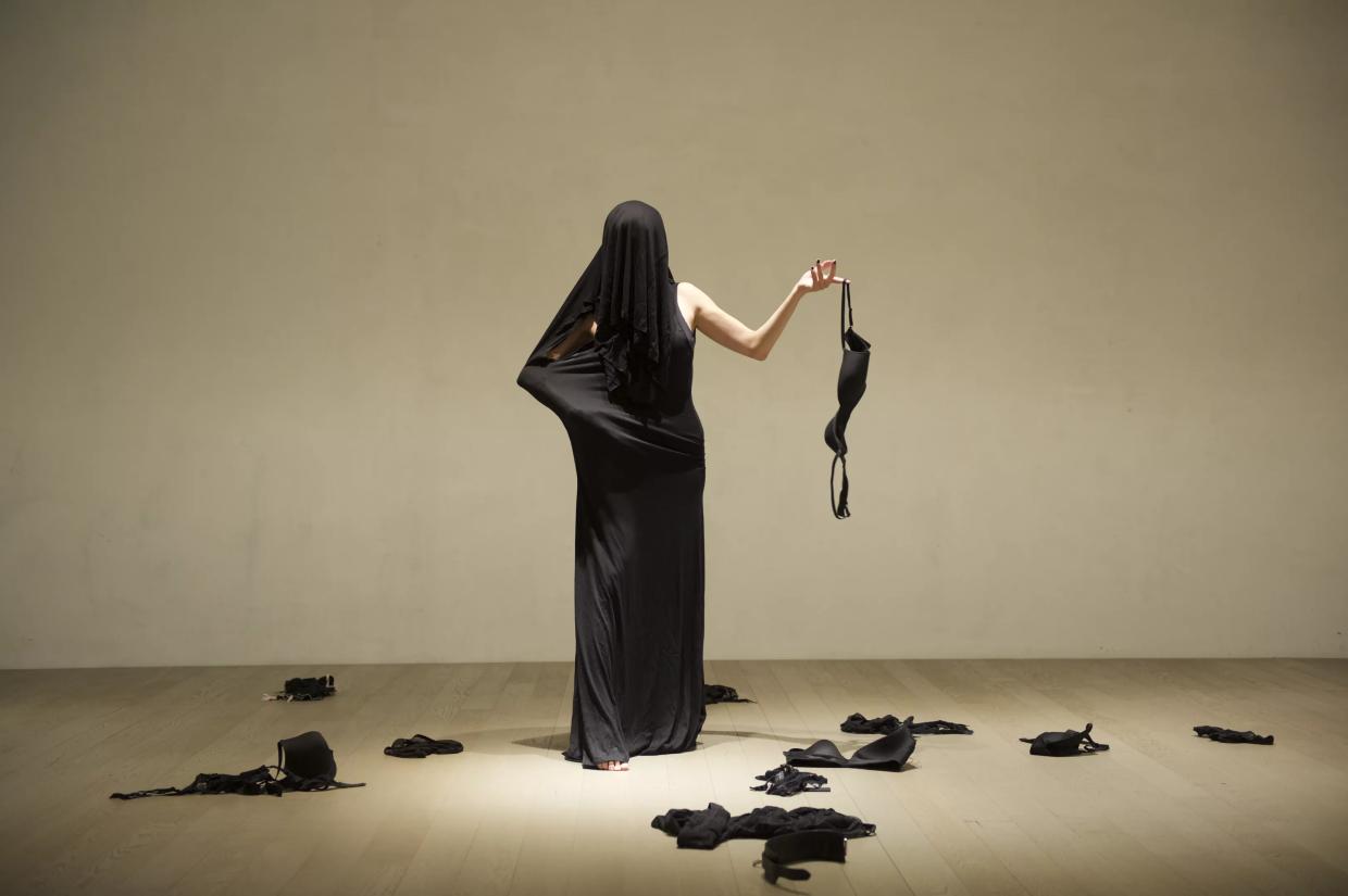 Performance Artist María José Arjona Brings Her <i>Unconsummated Striptease</i> to Miami