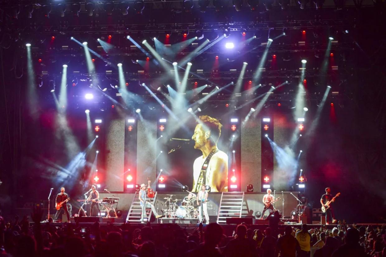 The Sixth Tortuga Music Fest Showcased Dwight Yoakam, Keith Urban, Snoop Dogg, and the Beach