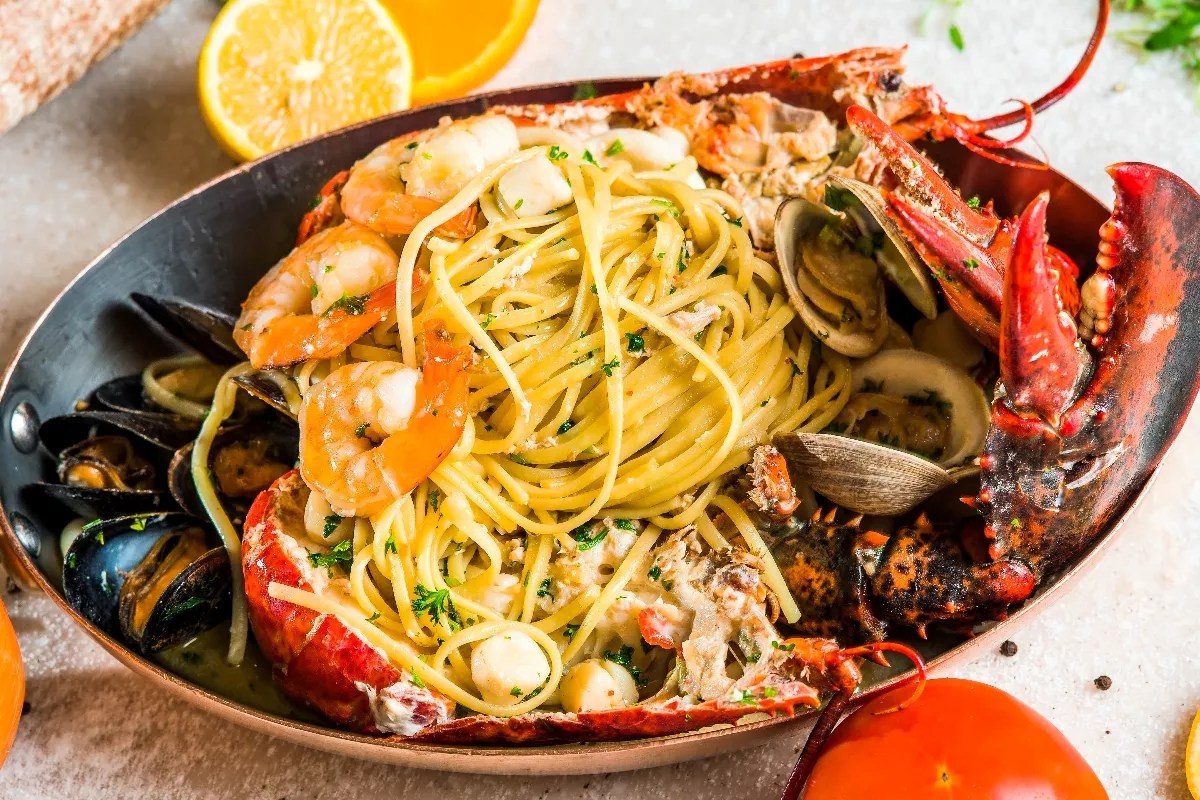 Donna Mare and Bungalow by the Sea to Open at the Historic Cadillac Hotel