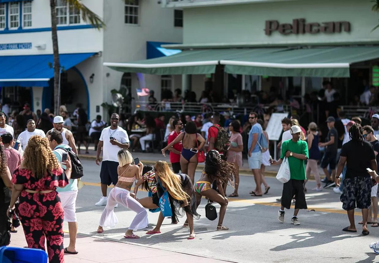 Neither Cops nor Rain Dampens Urban Beach Week