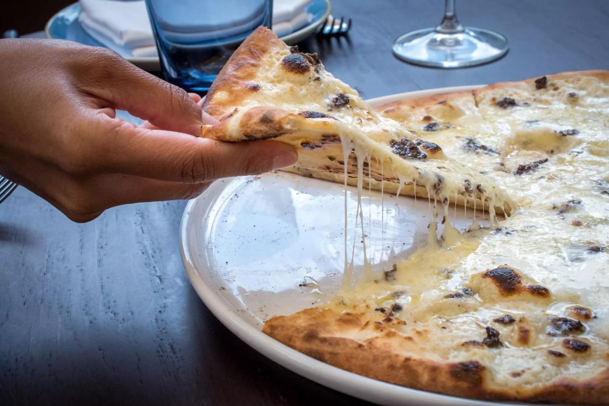 Serafina Brings Italian Food and a Magician to Aventura Mall