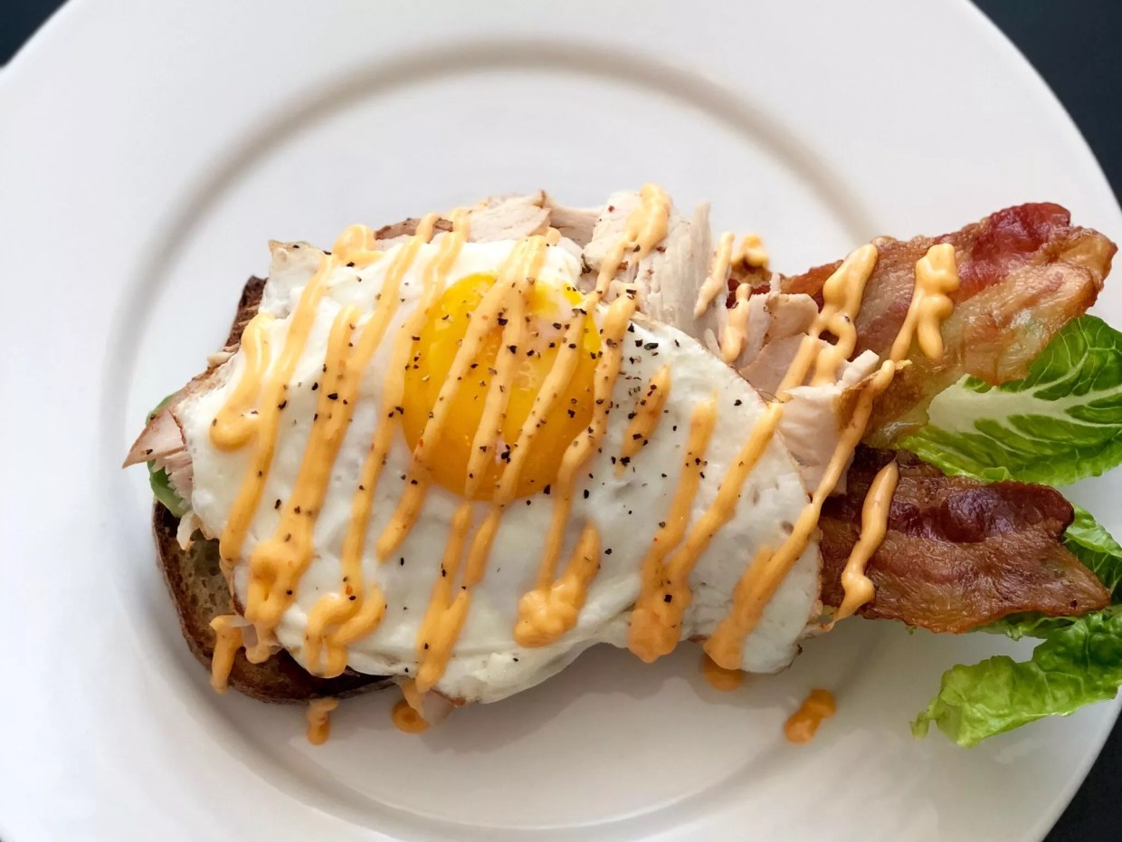 Deck Sixteen Serves Dog-Friendly Saturday Brunch