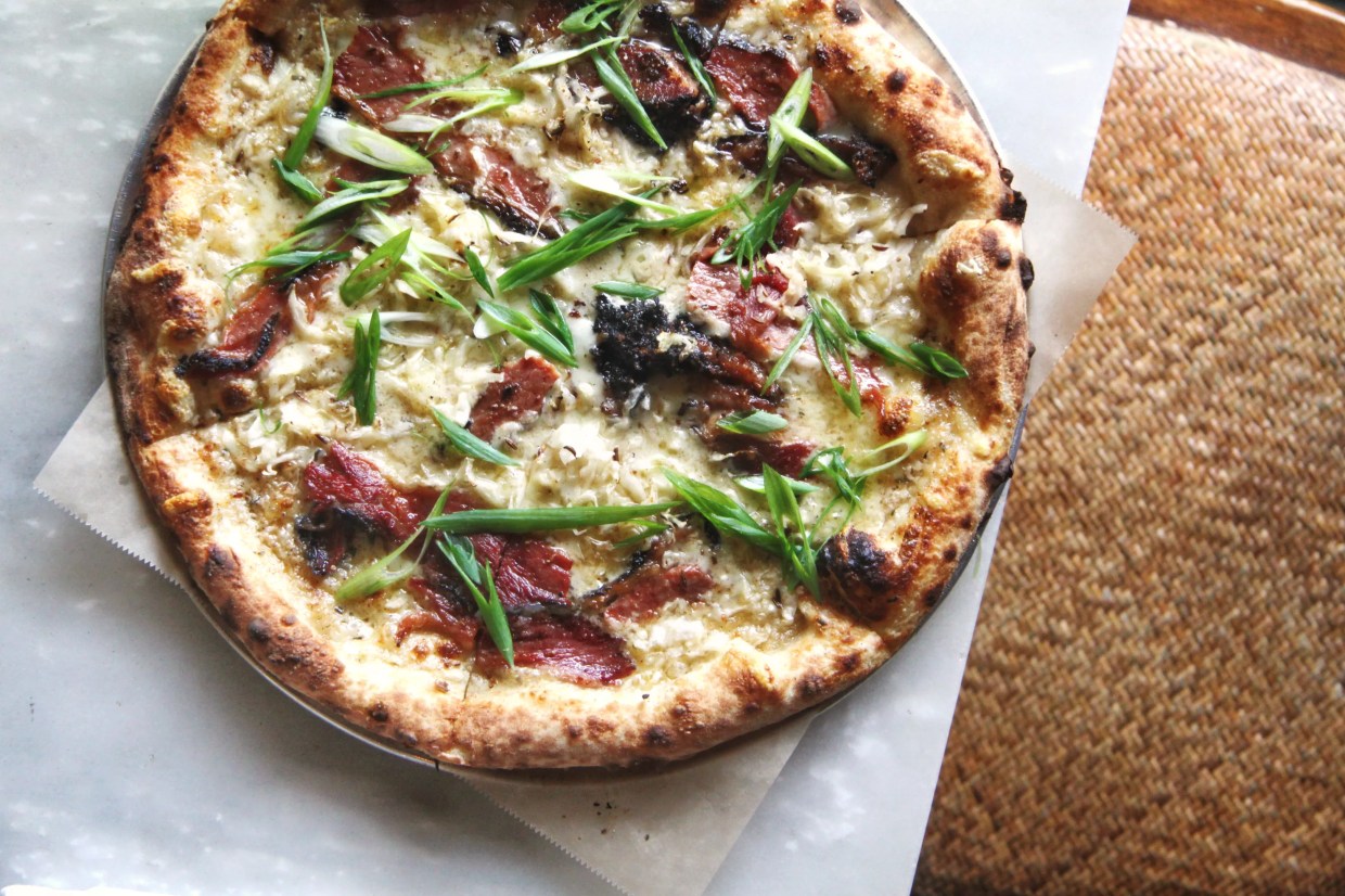 Miami’s Best Eats and Drinks This Week: $1 Cheeseburgers, Pastrami Pizza, and the Flan Croughnut