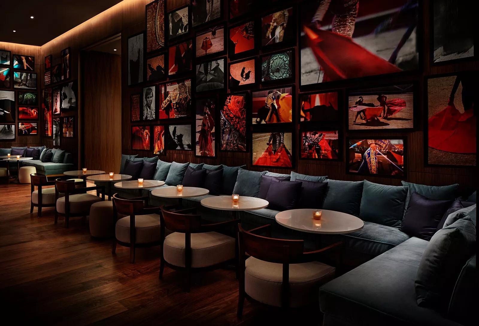 A moody bar