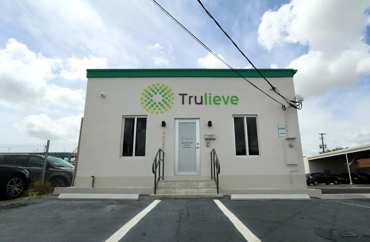 Marijuana Giant Trulieve Spammed Customers With Thousands of Texts, Lawsuit Says