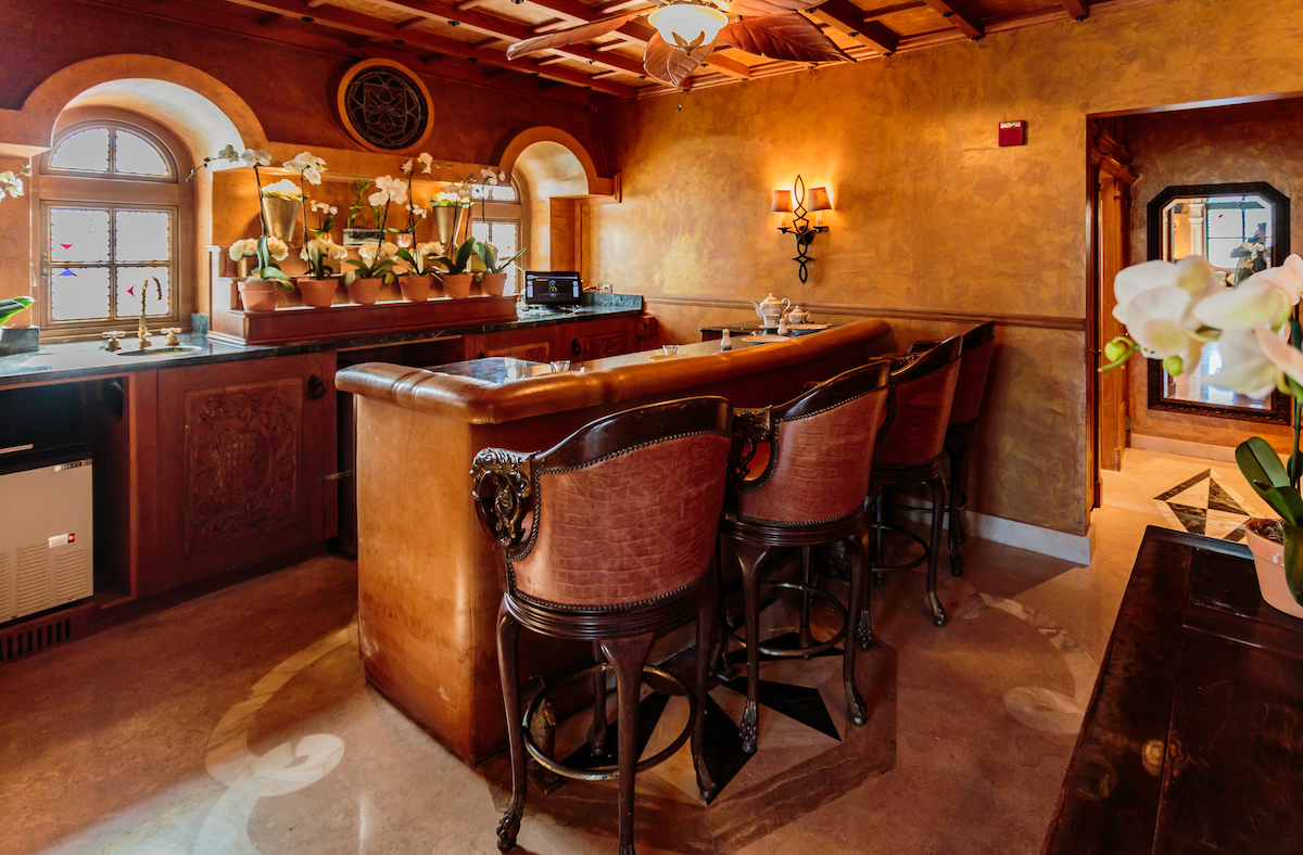 The Ten Best Restaurants for Solo Diners in Miami