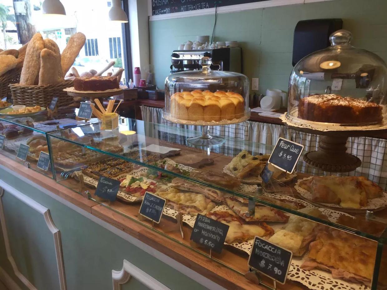Mama Leone’s Offers Freshly Baked Italian Bread in Edgewater