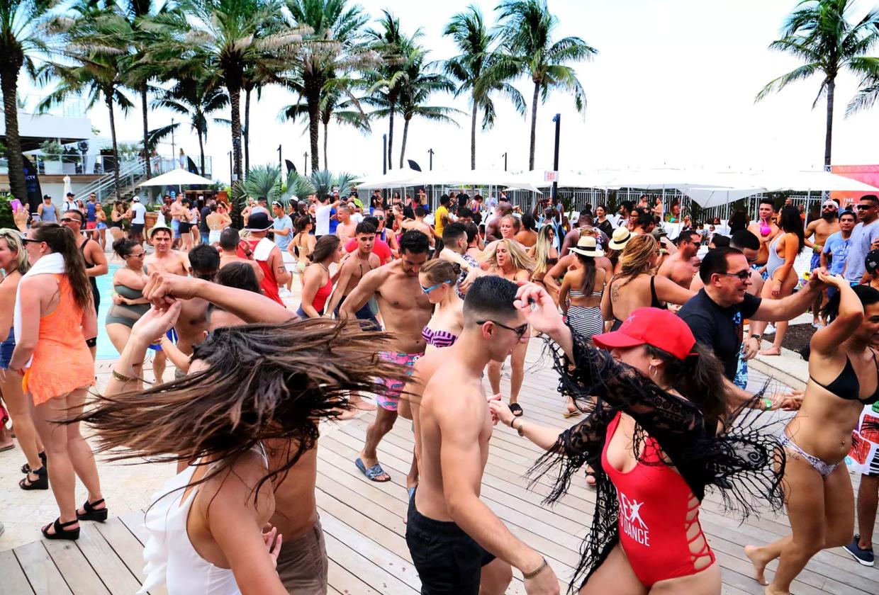 Miami Salsa Congress Celebrates Its 18th Birthday With Music and Parties
