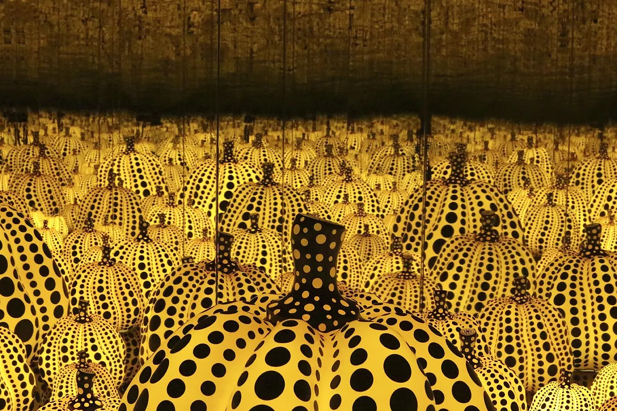 One of Yayoi Kusama’s Iconic Mirrored Rooms Comes to Miami