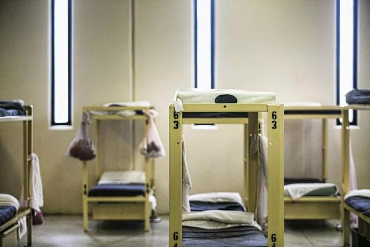 Majority of ICE Detainees in South Florida Have No Criminal History, Report Shows