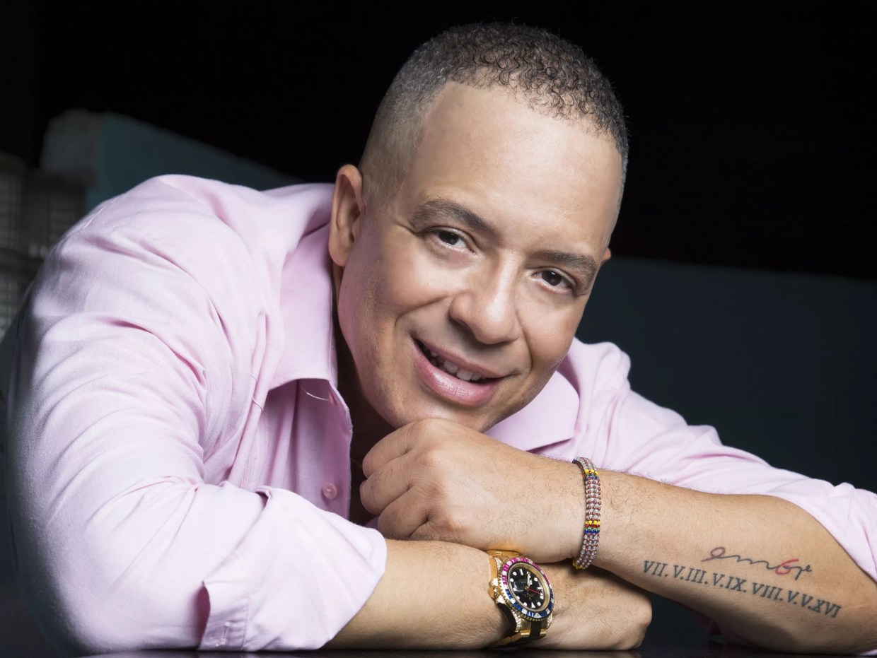 Issac Delgado, Cuba’s “Cool Guy of the Salsa,” Brings His Blend of Salsa Music to Miami