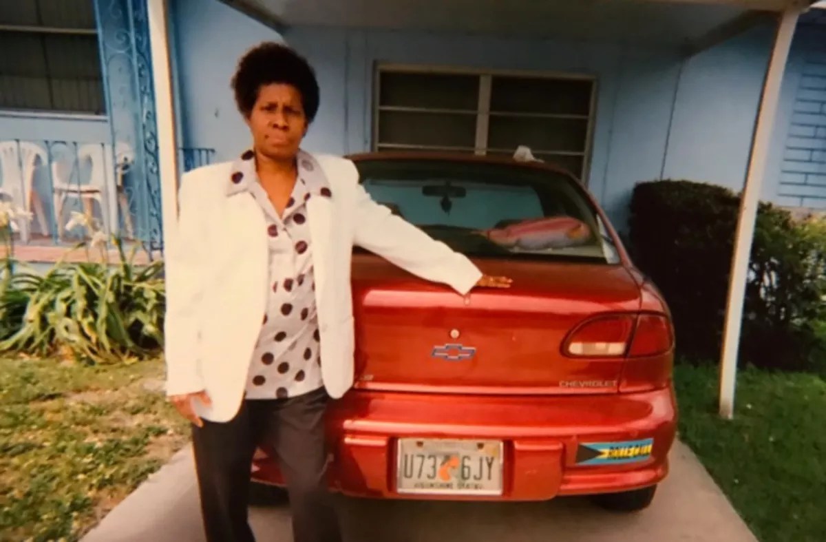 A Miami Funeral Home Straight-Up Lost a Dead Woman’s Ashes, Family Says