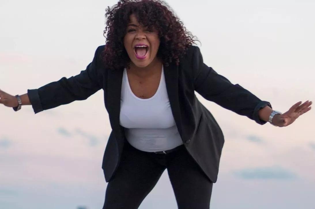 Miami Comic Julie Baez Hosts Colon Cancer Benefit at Miami Improv