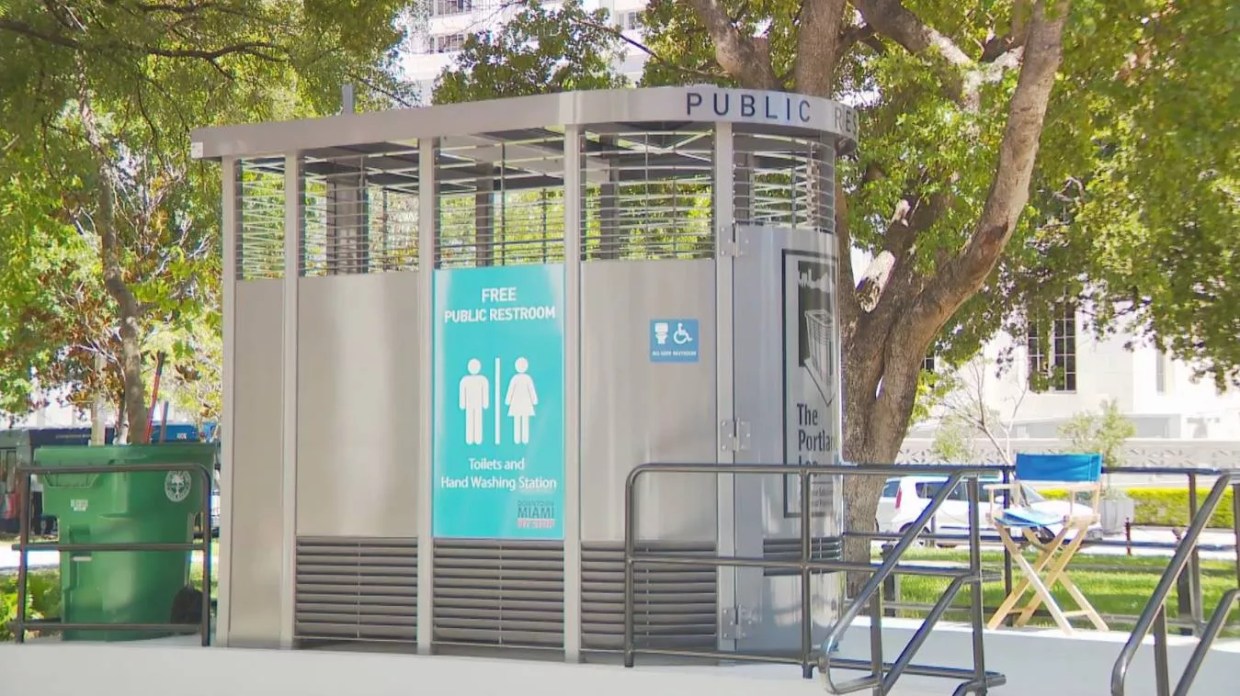 Fight Over Public Toilets and the Homeless Reignites in Miami