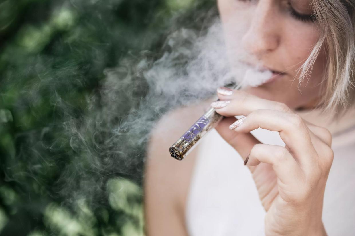 Vagina Cannalouges Event Caters to Miami’s Weed-Smoking Women