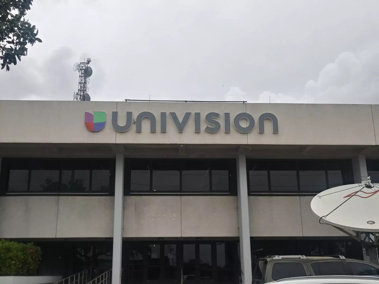 Latino Groups Call for More Fact-Checking on Spanish Radio
