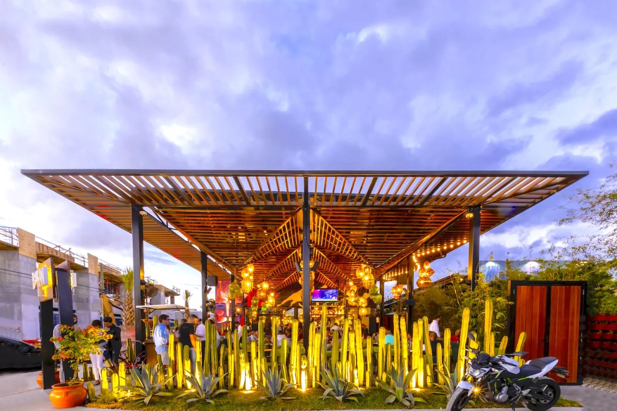 Miami Restaurant Pros Give Tips on Dining Safely in Miami