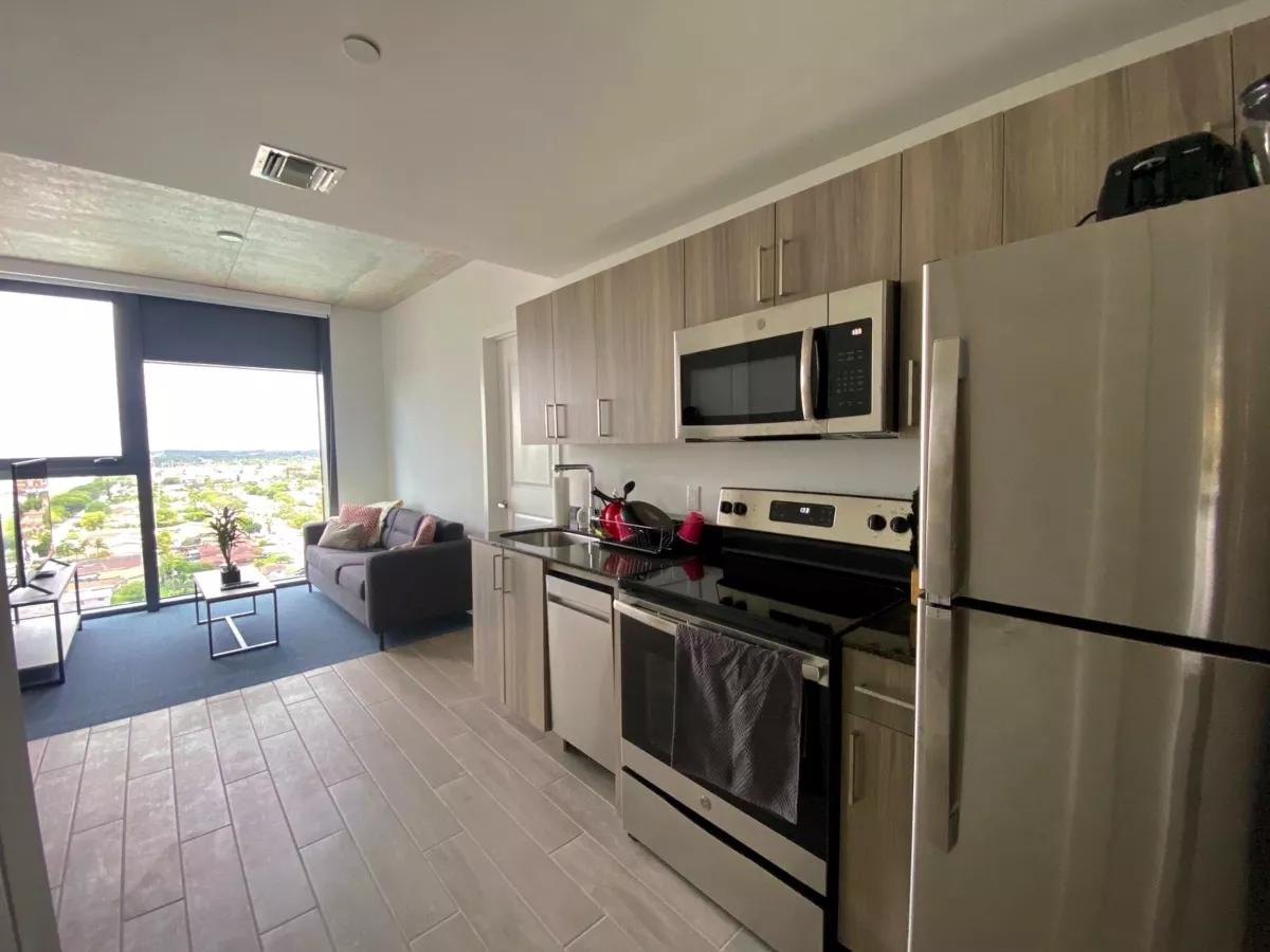 FIU Students Compare New “Luxury” Apartments to Fyre Festival