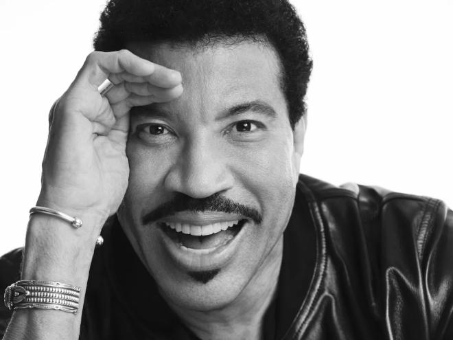 black-and-white close-up photo of Lionel Richie