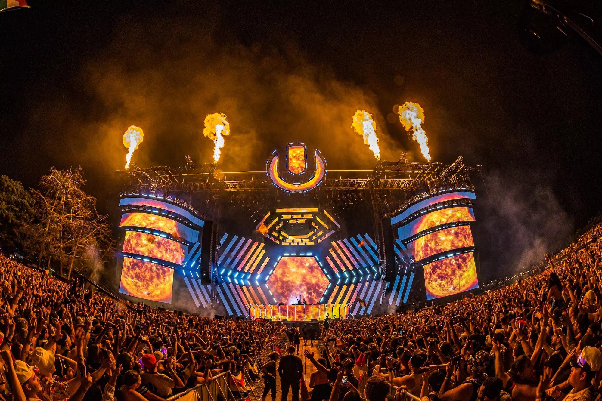 Ultra main stage with an enormous crowd gathered in front of it