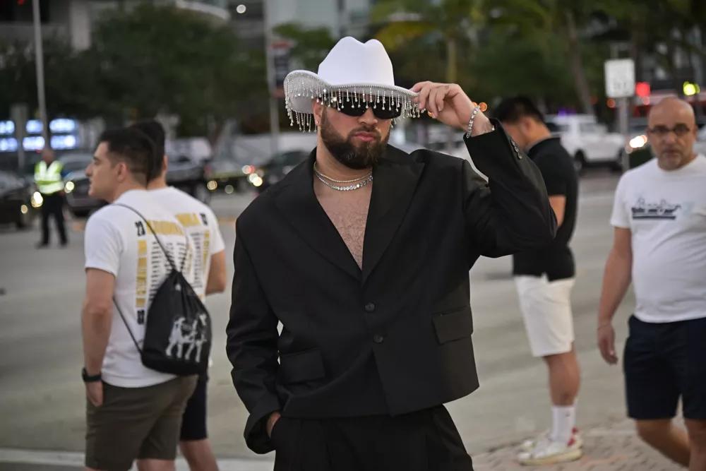 Madonna fan in a cowboy hat and dressed in black
